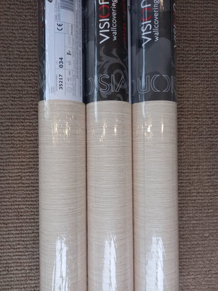 Wallpaper. Vertical Pattern - Cream. #35217 Lot 034. PTP. Carousel 1