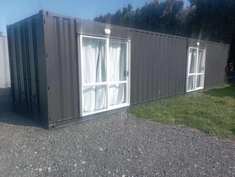 40FT SELF-CONTAINED SHIPPING CONTAINER HOUSE/TINY HOME Carousel 1