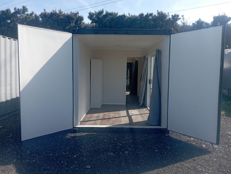 40FT SELF-CONTAINED SHIPPING CONTAINER HOUSE/TINY HOME Carousel 2