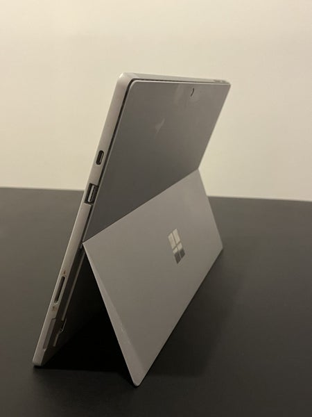 Surface pro 7 8GB i5 Carousel 1