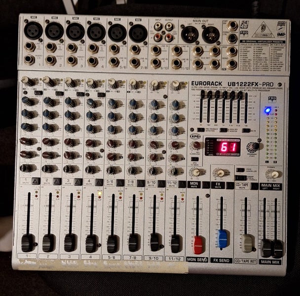 Behringer EURORACK UB1222FX-PRO Second Hand Carousel 3