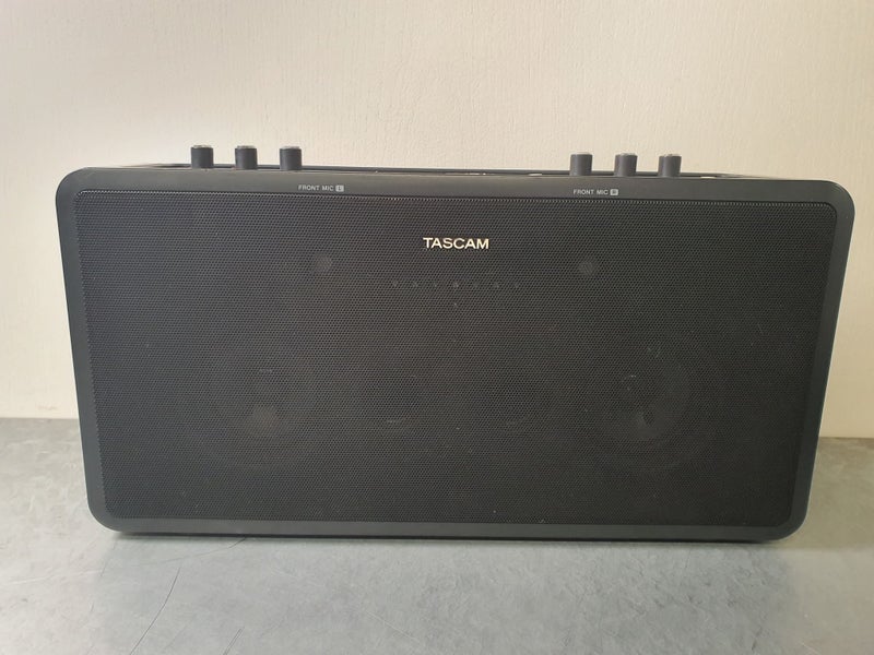 TASHCAM BB1000CD Portable CD Recorder Carousel 1