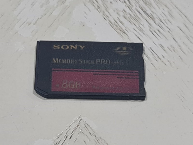 Genuine Sony MagicGate Memory Stick Pro DUO 8GB Carousel 1