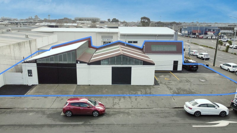 Image 1 of 6