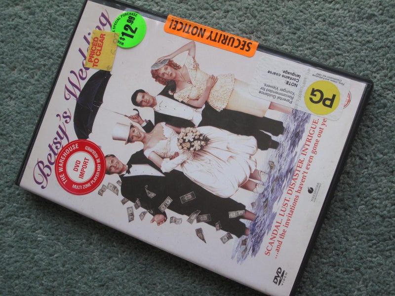 Betsy's Wedding (Alan Alda / Molly Ringwald / Joe Pesci) DVD :) Carousel 1