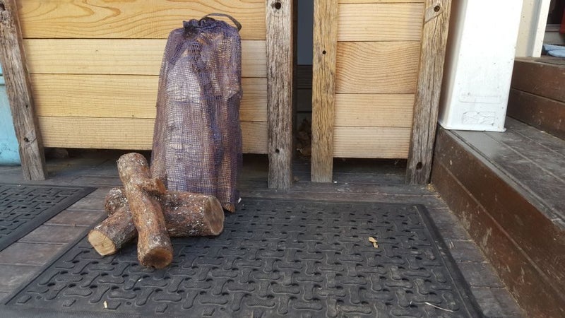 PLUM WOOD - DRY FIREWOOD (FOR PIZZA OVENS / OUTDOOR COOKING / BBQ ETC) Carousel 2