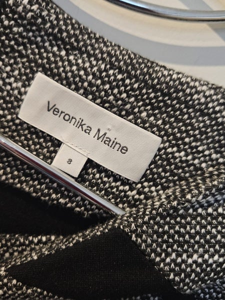 Veronika Maine Dress – Size 8 – Black & Grey Panel Design Carousel 2