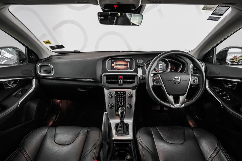 2017 Volvo V40 Cross country T5 Luxury63777835920002111