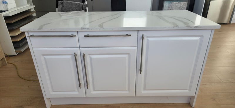 Glossy Shaker Style Island - 1500mm wide Carousel 1