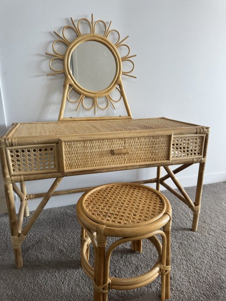 Kids rattan Table & chair with mirror Carousel 1