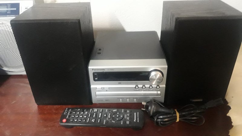 PANASONIC CD STERIO SYSTEM SC-PM02 +BOOK Carousel 1