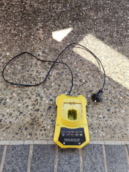 roybi 18V battery charger Carousel 1