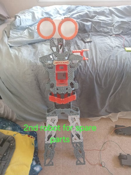 Two Meccano Meccanoid XL 2.0's Carousel 3