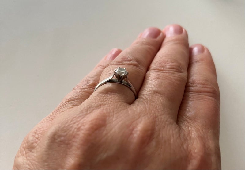Engagement ring Carousel 4
