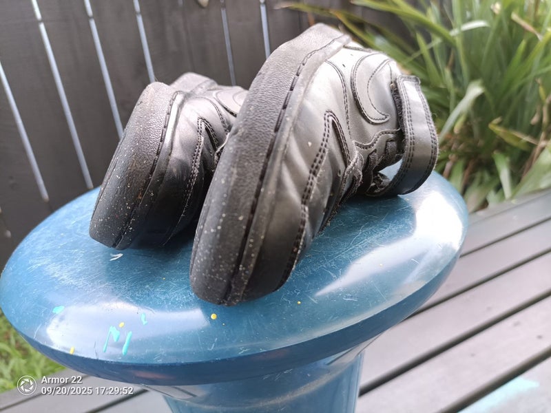 Nike sneakers, Sz 32, 20 cm, 13.5 UK Carousel 2