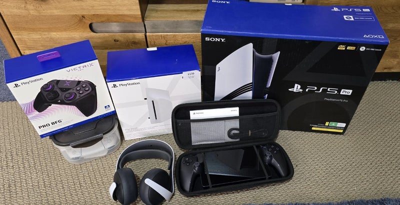 PS5 Pro (Huge Console Bundle!) $1 Reserve!!63796483796098110