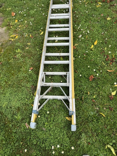 Easylift fibreglass aluminium extension ladder63796483782529110