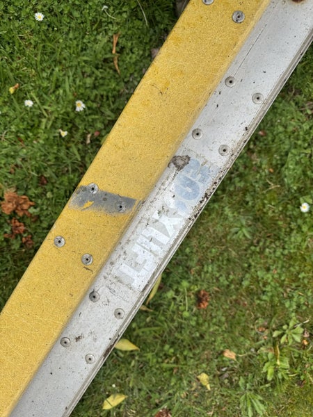Easylift fibreglass aluminium extension ladder63796483782529111
