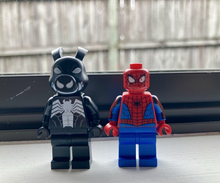 LEGO Marvel Pork Grind and Spider-Man minifigures Carousel 2