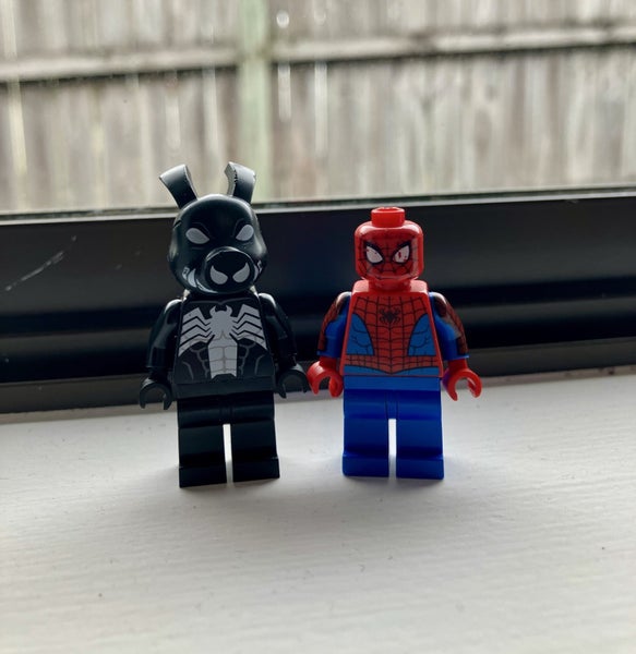 LEGO Marvel Pork Grind and Spider-Man minifigures Carousel 1