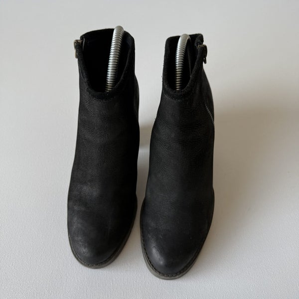 Diana Ferrari Black ZipAnkle Heeled Boots Size 37 Carousel 2