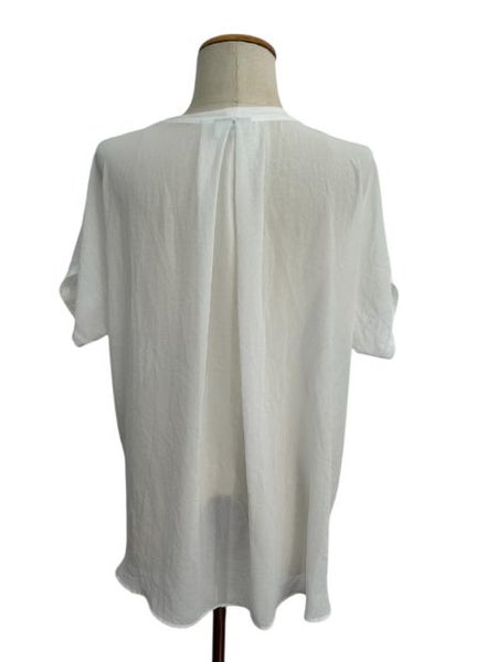 MOOCHI 6 & 7 White sheer back hi-lo tee -14 $1 RESERVE Carousel 3
