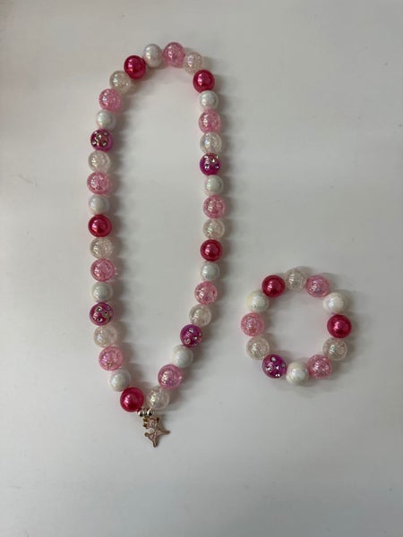 Reindeer Necklace and Bracelet Carousel 1