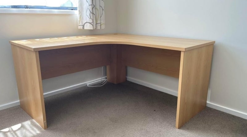 Sturdy L-shape office desk Carousel 2