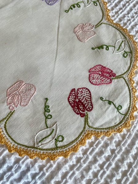 A gorgeous hand embroidered vintage Linen DRESSER CLOTH - hand crocheted edging Carousel 2