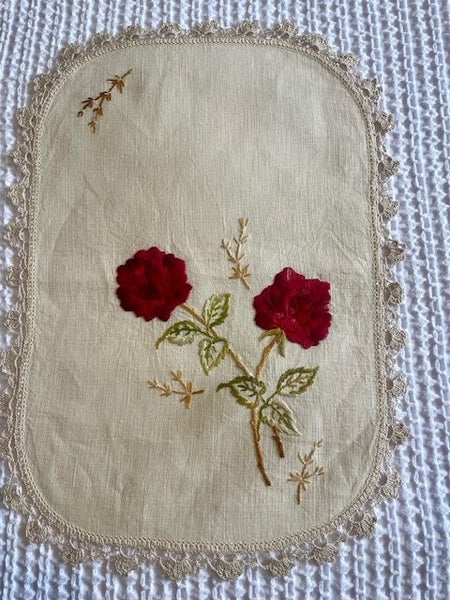 A gorgeous hand embroidered vintage Linen DRESSER CLOTH - hand crocheted edging Carousel 1