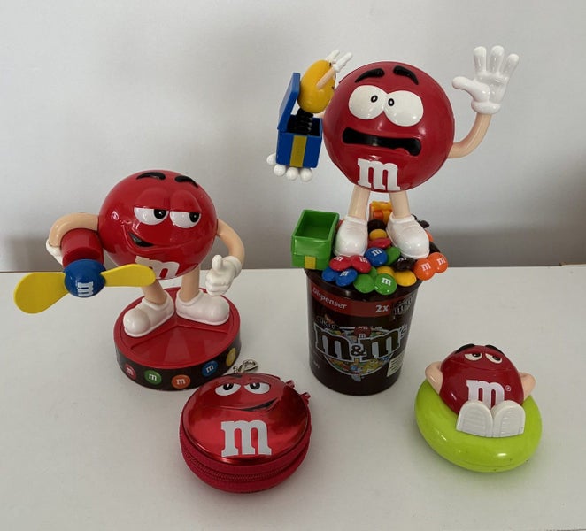 M&Ms Dispensers Carousel 1