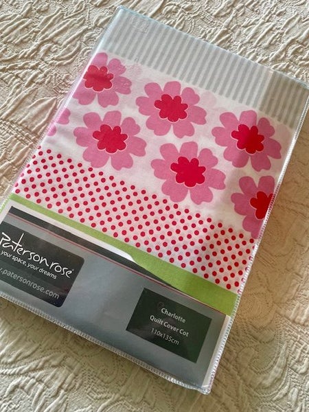 A perfect UNUSED bright Patterson Rose cotton Quilt Cover Carousel 1