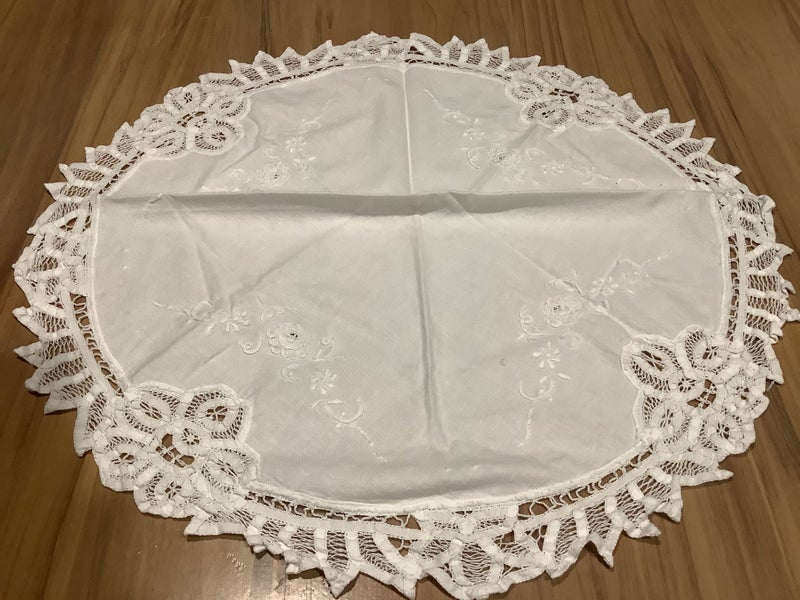 Battenberg lace round cloth + 2 crochet tray cloths Carousel 1