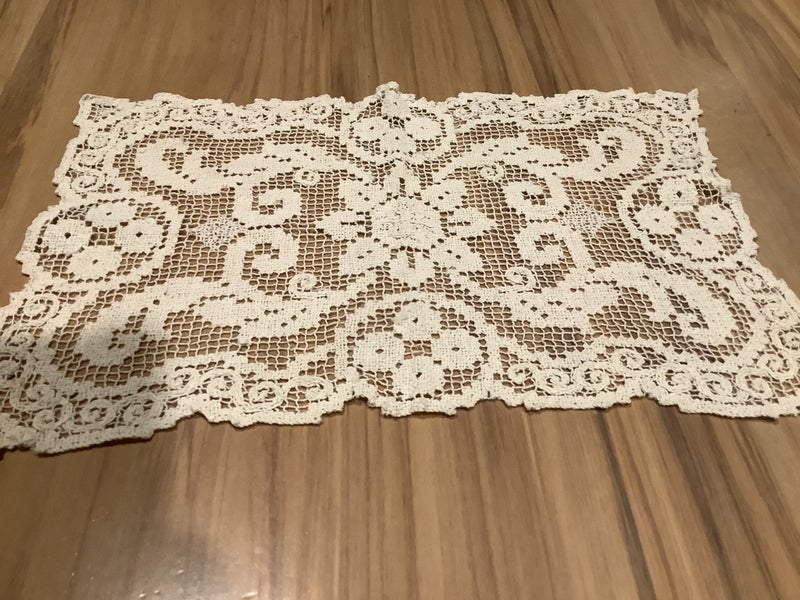 Battenberg lace round cloth + 2 crochet tray cloths Carousel 2