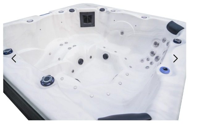 Avon 6-person spa pool HALF PRICE (must end 30tth Sep)63806436754049111