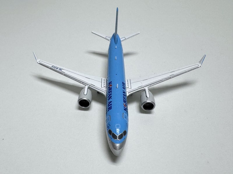 Korean Air Bombardier CS300 1:400 Diecast metal Carousel 1