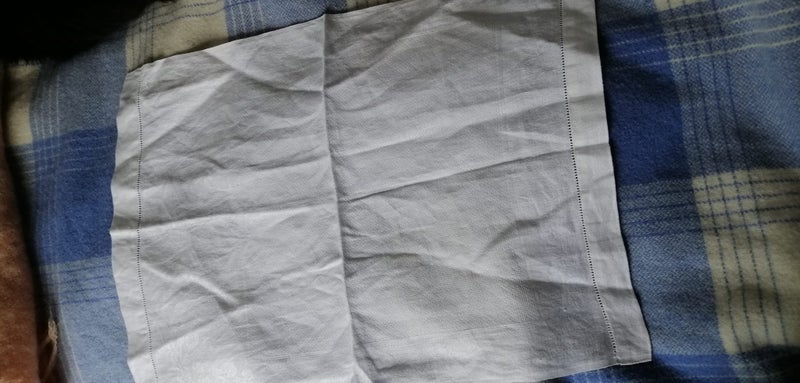 Small Irish Linen damask jacquard hand towel in excellent order Carousel 3