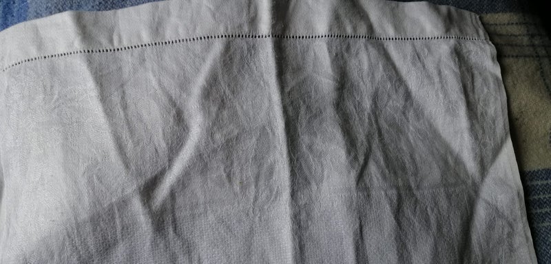 Small Irish Linen damask jacquard hand towel in excellent order Carousel 1