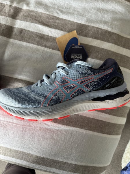 ASICS nimbus Carousel 2