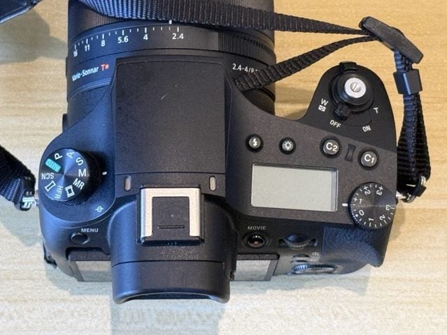 Sony RX10 IV – Rare & Sought After | Zeiss 24–600mm f/2.4–4 Lens | 20.1MP63809500188801112
