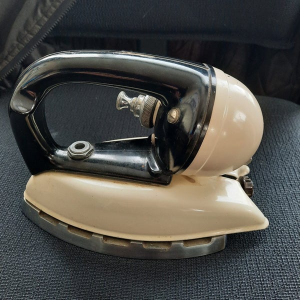 Vintage Tilley paraffin pressure iron. As Seen. Collectable maybe. Looks tidy. Carousel 4