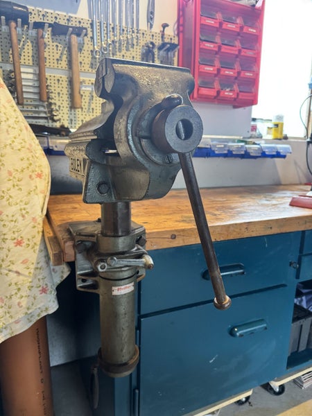 Heavy Duty Solid Timber Workbench with Boley Vice, swivels and height adjustable64142353505154112