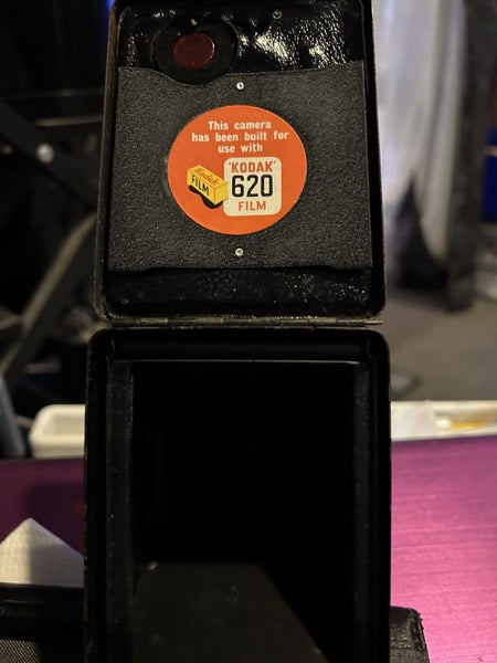 KODAK BROWNIE SIX20 MODEL D63916657952131112
