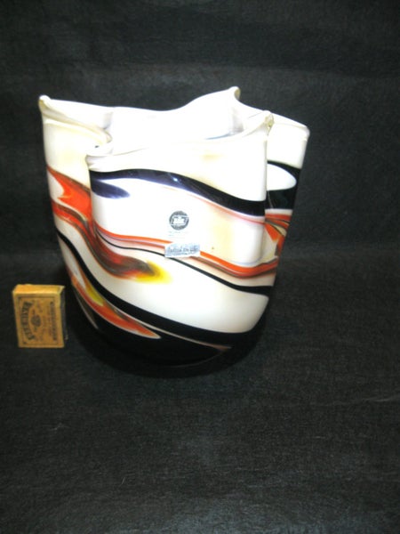 Hineri Art glass vase Carousel 1