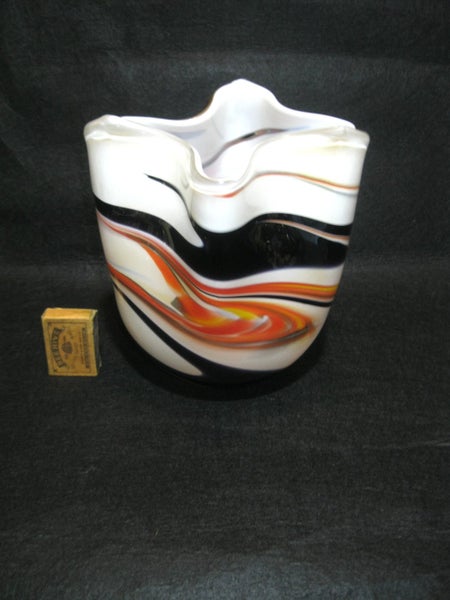 Hineri Art glass vase Carousel 2