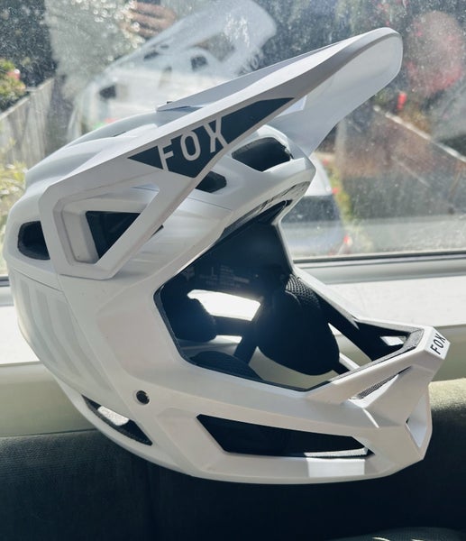 Mountain biking full face helmet: Fox Proframe Nace MIPS Helmet White63811774076163111