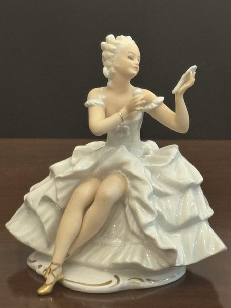 Schaubach-Kunst Figurine. Dancer.64436633990657110