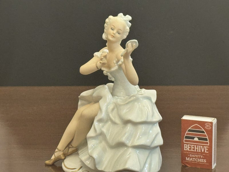 Schaubach-Kunst Figurine. Dancer.64436633990657113