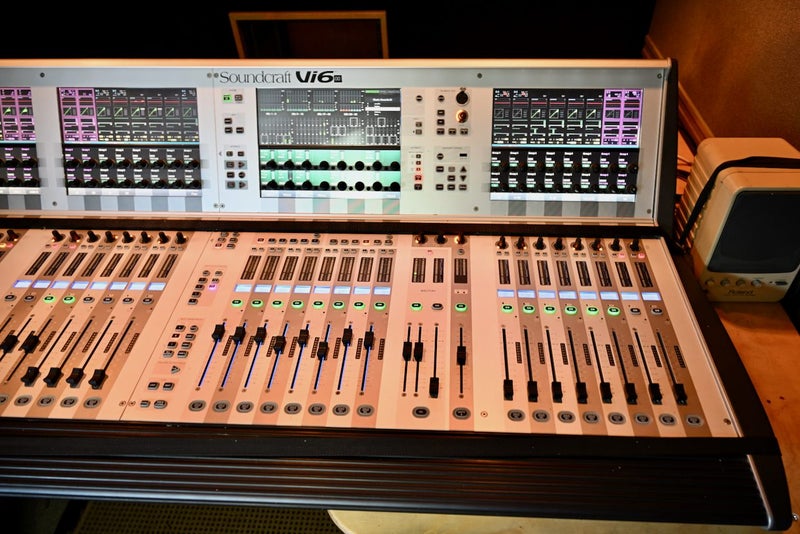 Audio mixing console Carousel 2