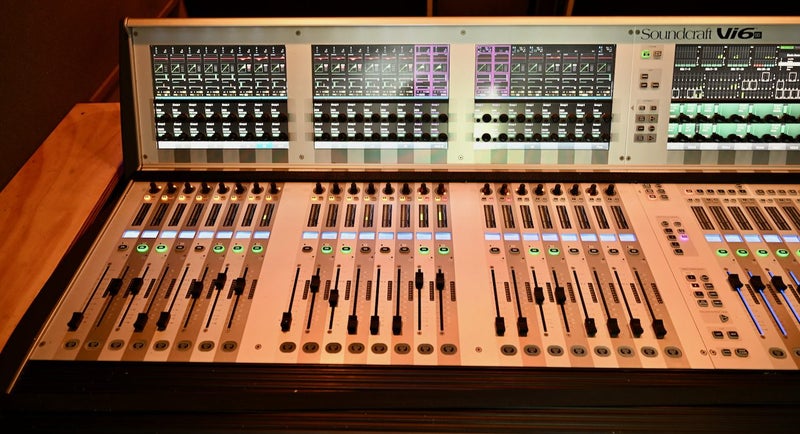 Audio mixing console64159696001538113